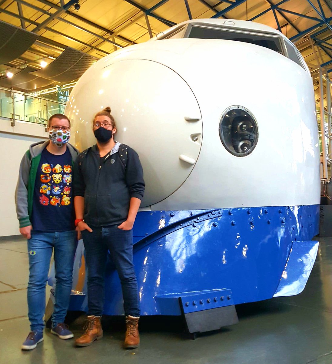 PaulVanston's tweet photo. Great to visit @RailwayMuseum in York with friends last wkend to keep track of old loco friends ... see the only #Shinkansen outside Japan ... visit her sereneness the #DuchessOfHamilton ... and go quackers over a resplendent blue & black #Mallard. https://t.co/f2IWOVl54L