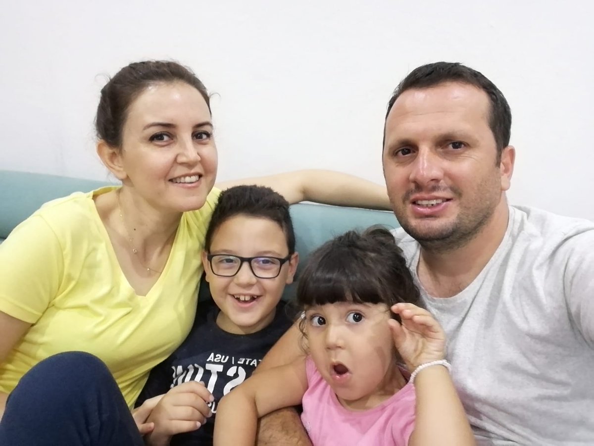 arzum33's tweet photo. Teşekkürler ZiyaHocam

O kadar mutluyuz ki bu duyguyu tarif etmek çok zor.Emegi geçen herkese binlerce kez teşekkür ❤

@ziyaselcuk 
@_aliyalcin_ 
@RTErdogan https://t.co/fP5QoK0wY6