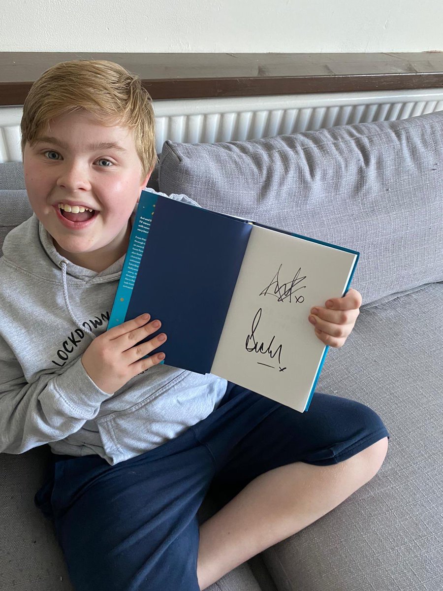 mbtunw's tweet photo. Thanks to Ant &amp; Dec for making our Harry so happy today. 👍 #Ant&amp;Dec https://t.co/dvMgzY2jQs