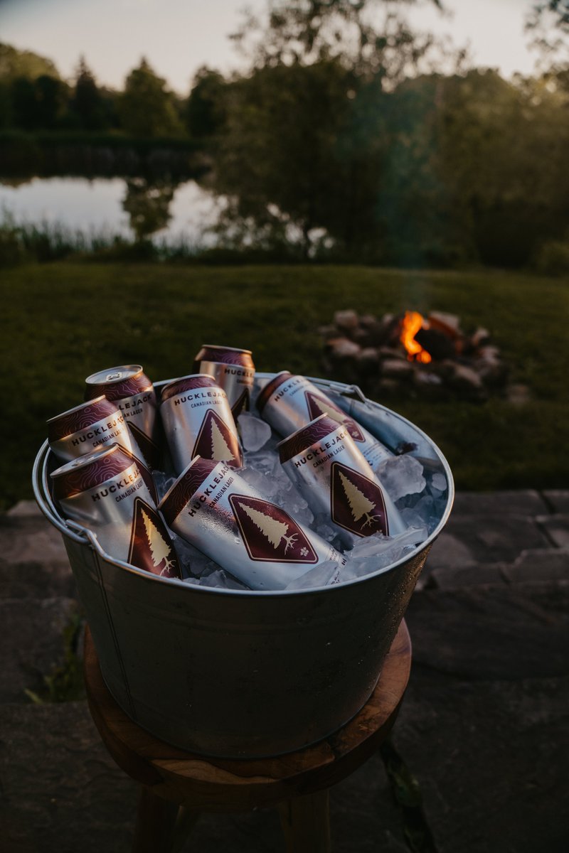 hucklejackbeer's tweet photo. This Labour Day, let Hucklejack do the heavy lifting. To the hardworking Canadians - we salute you! From all of us at Hucklejack Canadian Lager, wishing everyone a safe and happy long weekend! https://t.co/e7RHY8qREP