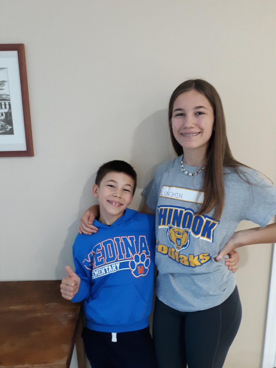 TheBSD405's tweet photo. Students around the district are getting ready for the first day! Share your first day photos with us by using #BSDFirstDay or #BSDSchoolSpirit on social media! https://t.co/ide9CddyAI
