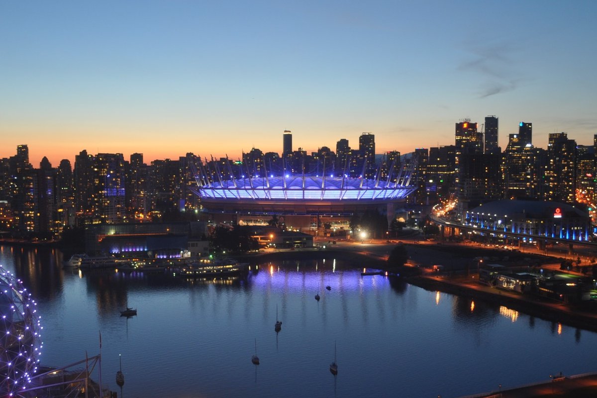 BC Place will glow purple today for #InternationalLiteracyDay 💜 Did you know more than 700,000 British Columbians have significant challenges with literacy? September is #LiteracyMonth across the province. Learn more at decoda.ca/literacymonth <a href="/decodaliteracy/">Decoda Literacy Solutions</a> #LiteracyMatters