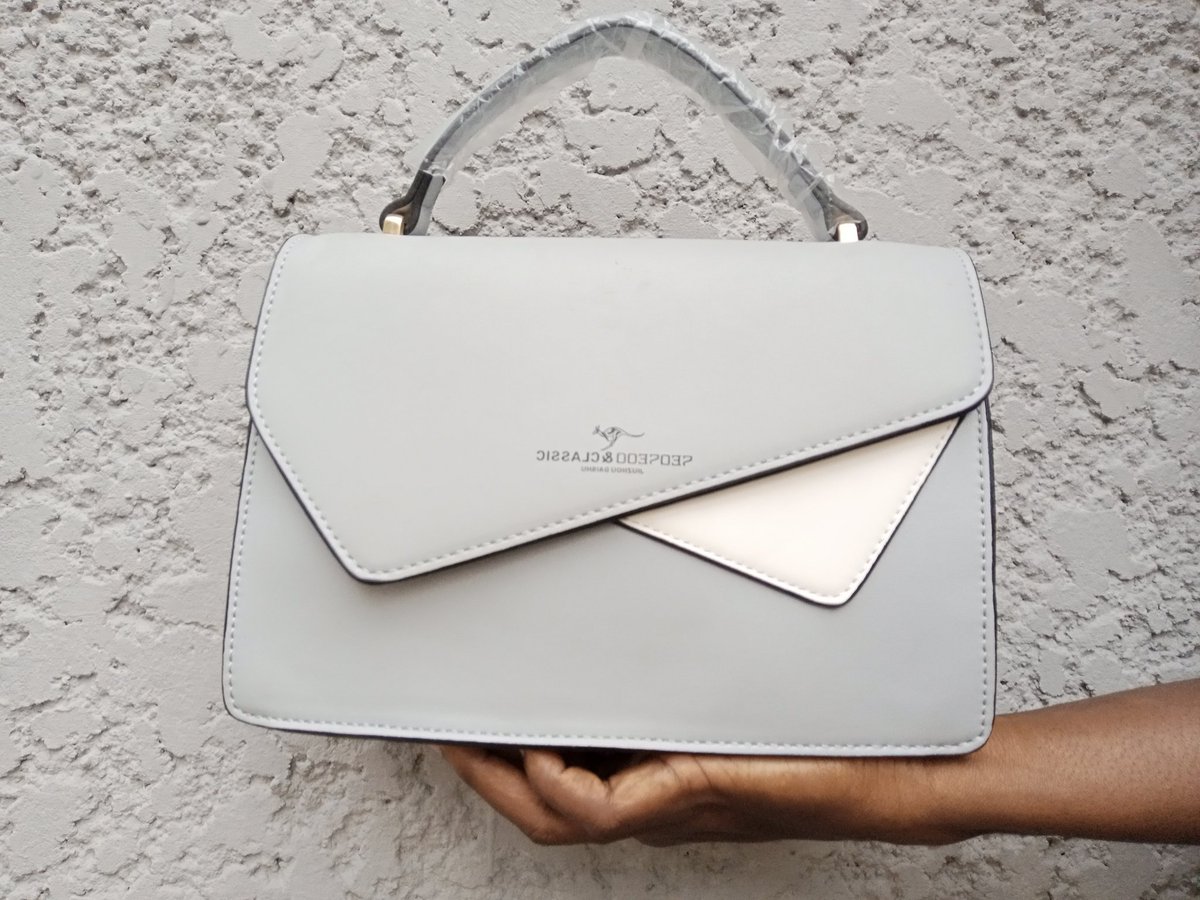 Few pieces available😘 
Available in colors as shown 
Sale Price: ₦6000
Normal price: ₦7500
Details
• Bag size: Midi
• Versatile and chic 😉
• Superb high quality/durable PU leather
FOR WHOLESALE  ENQUIRIES
Call/Whatsapp: +2348103797687
@blvck_Witch @_DammyB_ @totesbyannie