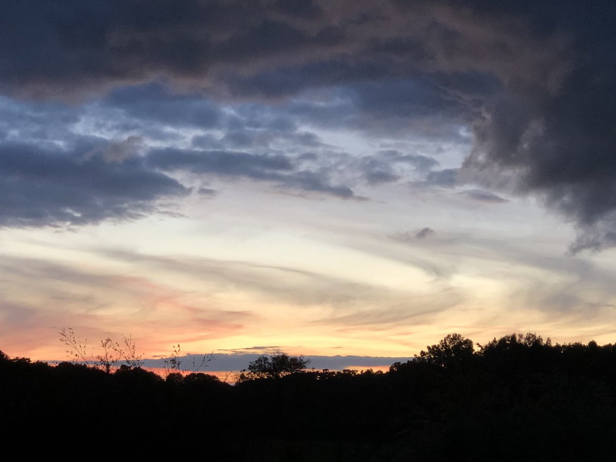 Grendon813's tweet photo. Old Buckenham sunset @ChrisPage90 https://t.co/2wmORSlRXy
