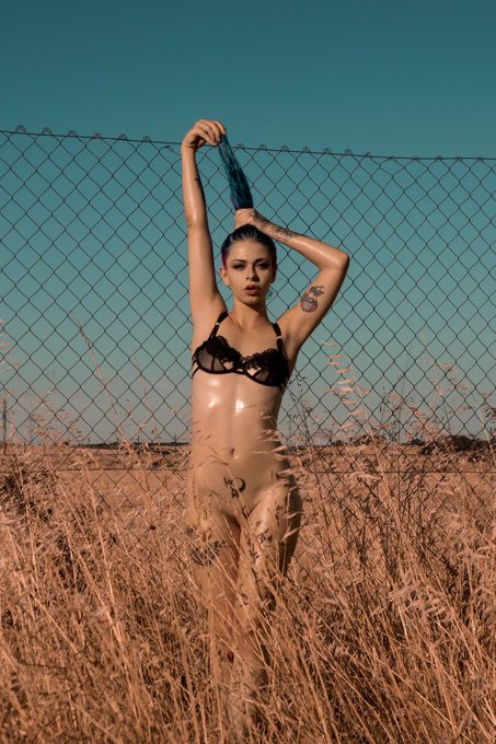 Watch Kuroha Suicide's leaked NSFW photo on TwXstars