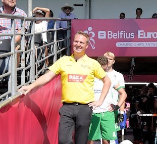 CoenvB's tweet photo. That feeling when the start of the hockey season in just 3 days away! Together with @BecholzMark I will #umpire @Hockey_Pinoke vs @HCDBH1 #LetsGo #PINDBO #hockey #amsterdam #fluitenisleuk #scheidsrechter #excited #cantwait https://t.co/A4bmsjwaYm