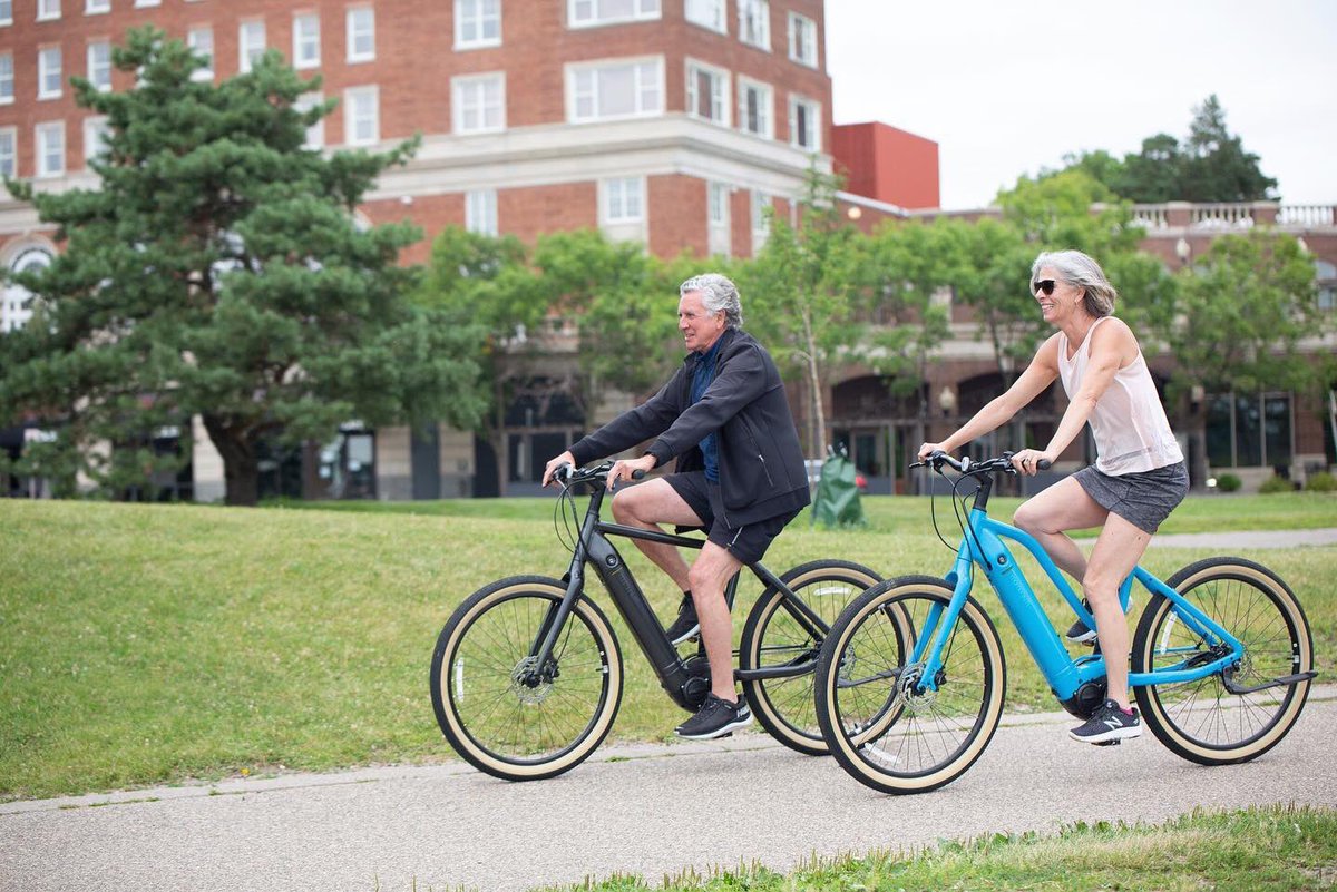 BaderCompanies's tweet image. How are you spending the last "official" days of summer? 😄 #StevenScottLife