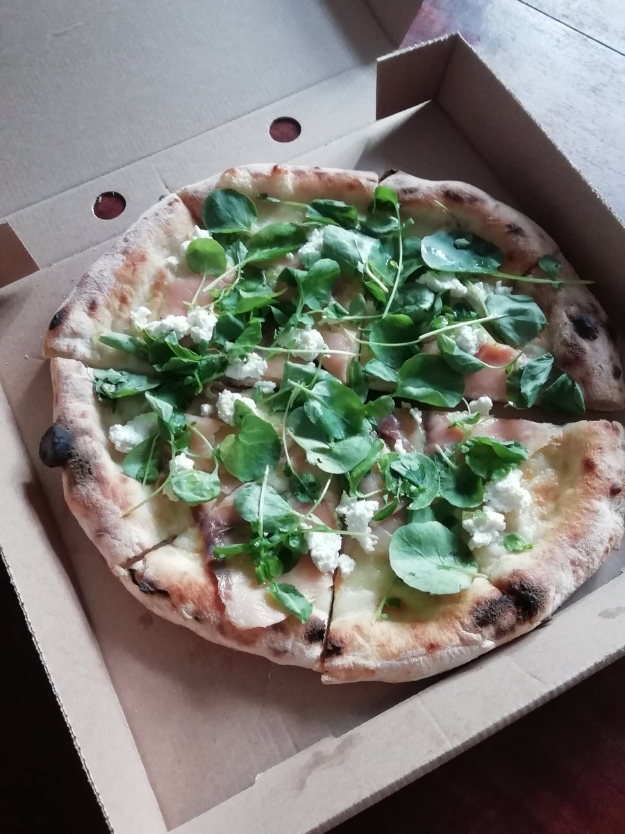 Someone tell my husband to get home soon or I'm literally going to have this @BBlockPizza to myself. 😋🍕