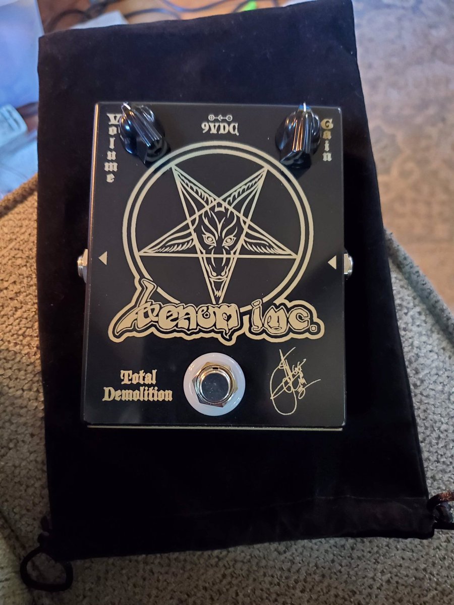 venom_inc's tweet image. Ok so 1-13 already gone ... so 14-25 available .. you won’t regret it...Total Demolition!!! 💪🤘💪

Order yours here...
Ampmanmods@gmail.com
#ammplifiedpignose #ammplified #totaldemolition #totaldemolitionpedal #ammpedtofuck #everythingtoeleven