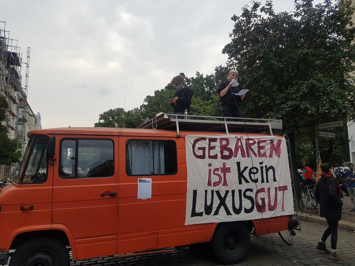 Volle Solidarität mit dem Geburtshaus <a href="/MajaGeburtshaus/">MAJAbleibt</a>, welches von Verdrängung bedroht ist!! #majableibt