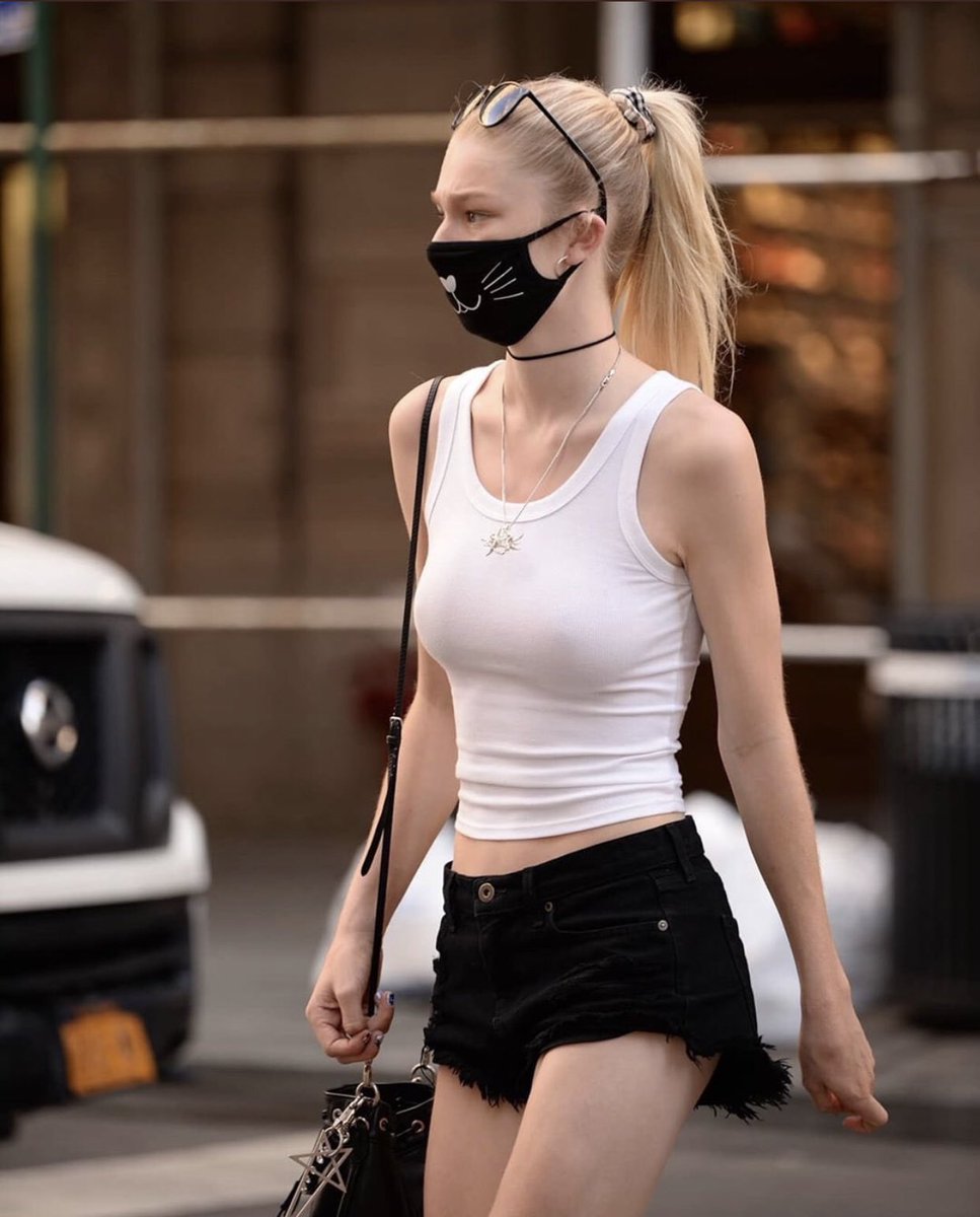 ajahuasca's tweet photo. hunter schafer supremacy 🗣🗣 https://t.co/Ee7IZkPkNA