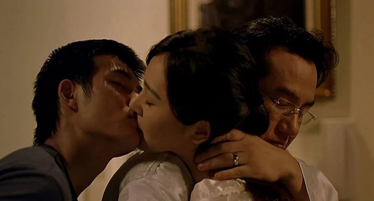 pepguhly's tweet photo. 🇰🇷🇰🇷🇰🇷🇰🇷🇰🇷🇰🇷🇰🇷🇰🇷
------------ #SEOULtember #4 -----------
#nw #BinJip (빈집) (2004) dir. Kim Ki-duk
#35mm #Korea https://t.co/BlJQQ2V5Tp