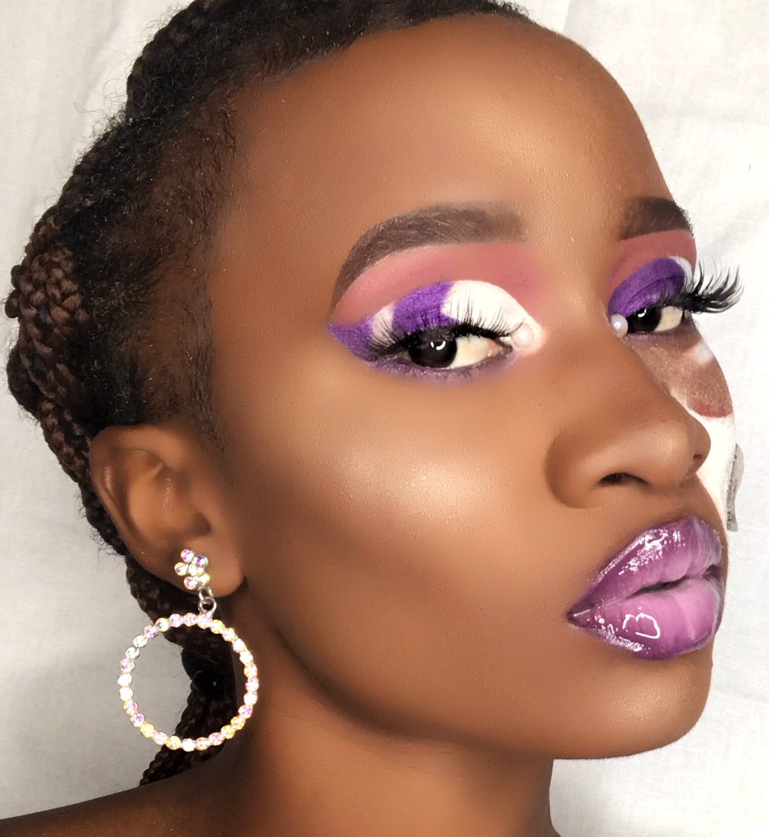 Nickey_pearls's tweet photo. I don't post much on this app but pls Retweet when u come across this. 
I am @miss_nickey_  a creative on IG and I need ur help to win the @cadburyhotchocolate_ng contest on IG.
Thanks.

Team 2 https://t.co/I12iymZdiq