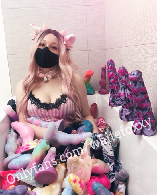 ‼️‼️ 50% off right now ‼️‼️ I&rsquo;ve got a bathtub full of dongs and I want you to watch me play with them