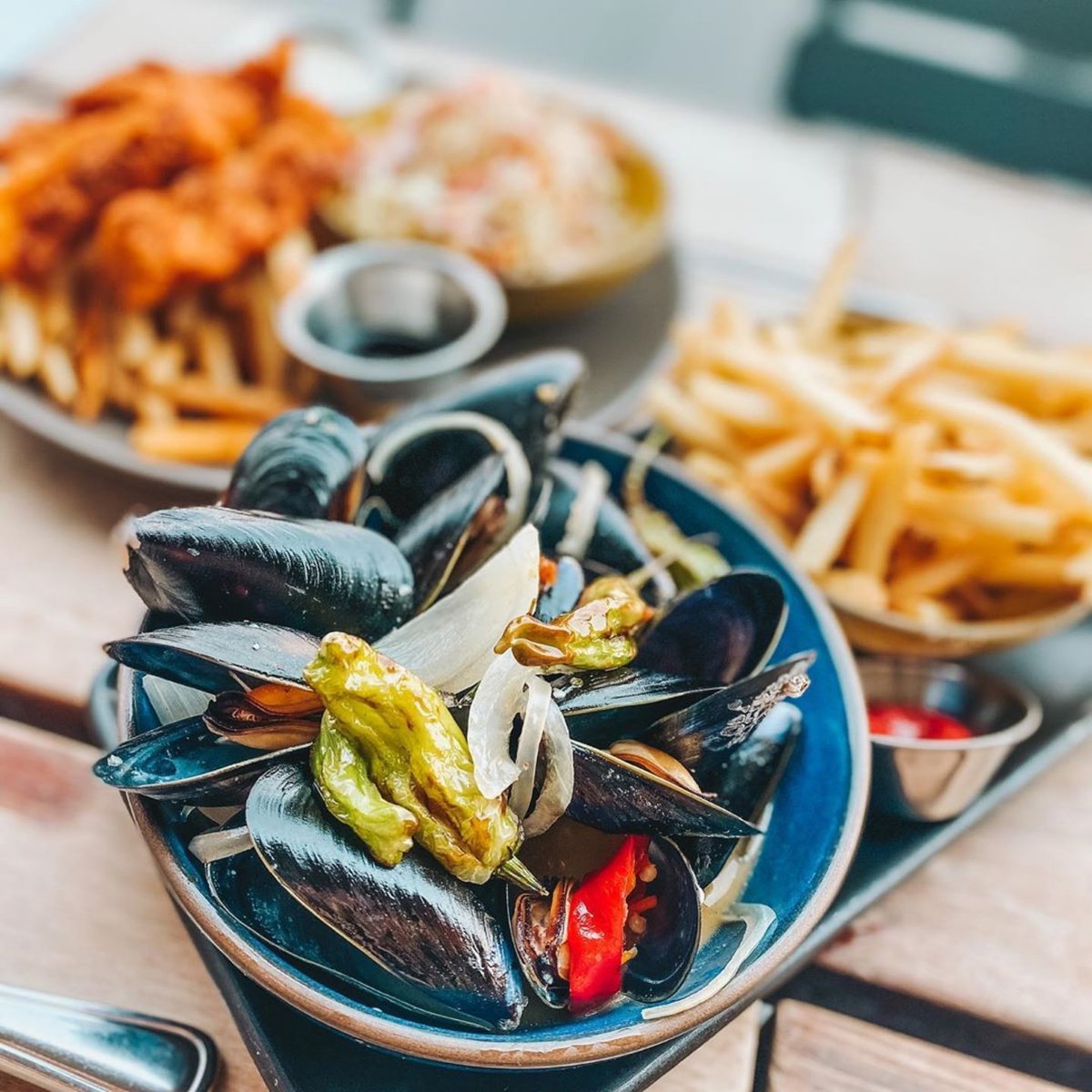 hogislandoyster's tweet photo. We're back open @ferrybuilding and ready for you with lots of shellfish and all your Hog Island favorites! Steamed Mussels or Fish + Chips calling your name? We got you. Can't wait to serve you! 📷: @aly_eats_cali // #hogislandoysterco #sfferrybuilding https://t.co/0gkJEYiewU