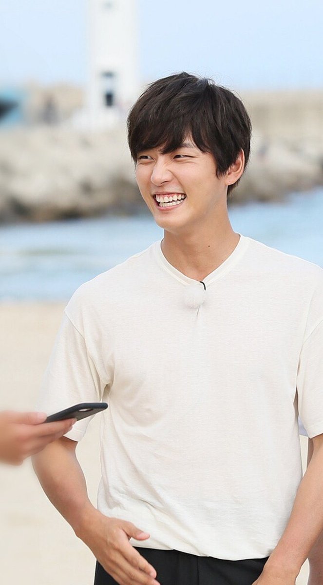 edsiyoon's tweet photo. #Siyoon34Days Picture Challenge 
Day 12▪Laughing 

I Found Love In Your Laugh.😍🤗
#윤시윤 #ユンシユン #尹施允  #yoonsiyoon #yoonshiyoon 
#yoondonggu #moa_ent 

#MahalKitaSiyoonie ❣😍😘🤗💛 https://t.co/ynN3eBFbGL