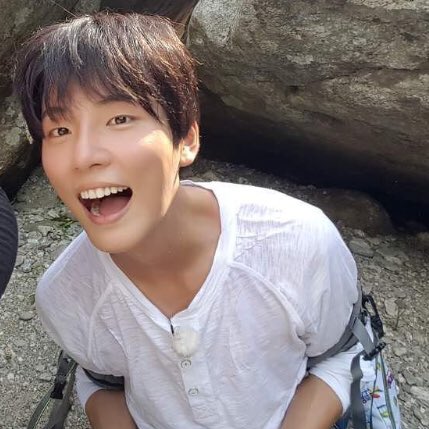 edsiyoon's tweet photo. #Siyoon34Days Picture Challenge 
Day 12▪Laughing 

I Found Love In Your Laugh.😍🤗
#윤시윤 #ユンシユン #尹施允  #yoonsiyoon #yoonshiyoon 
#yoondonggu #moa_ent 

#MahalKitaSiyoonie ❣😍😘🤗💛 https://t.co/ynN3eBFbGL