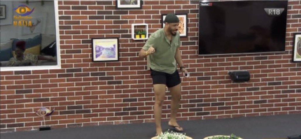 mrteehay's tweet photo. It is what it is! If #BBTochi is watching this he probably thinks it was a mirror and not a TV judging by how good #BBOzo's performance was.๐ช
#BBNaija
#BBLiveBlog https://t.co/iWAkxZ2WPK
