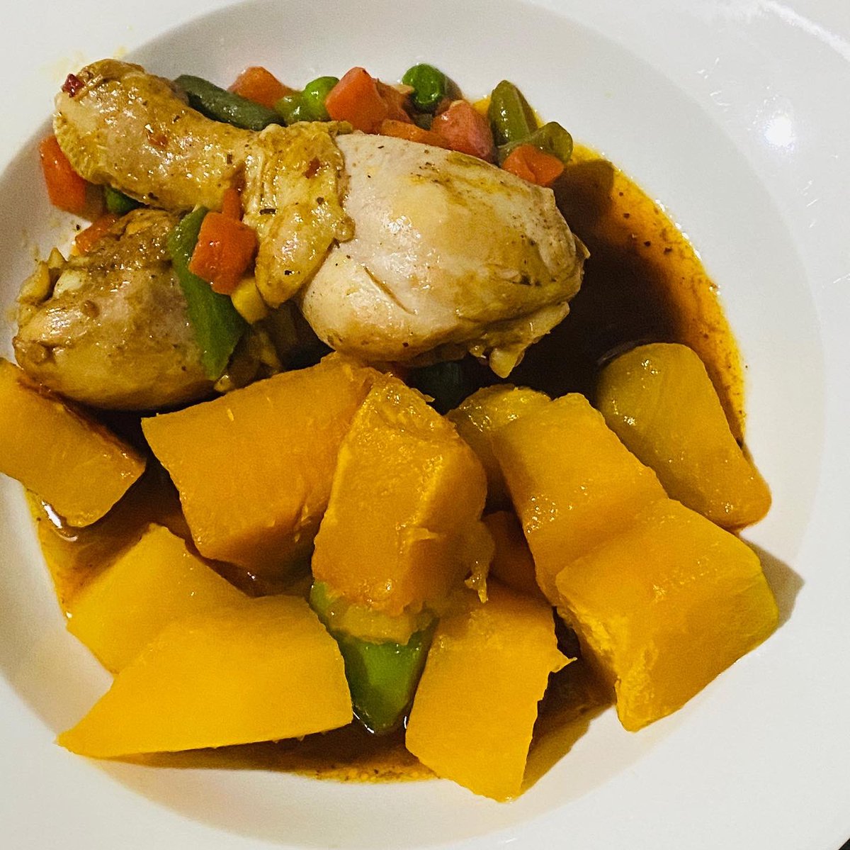 Chicken Curry with Pumpkin 🎃 I love this Pumpkin to bits 😋
#Banting101
#lowcarbrecipes 
#LowcarbLifestyle