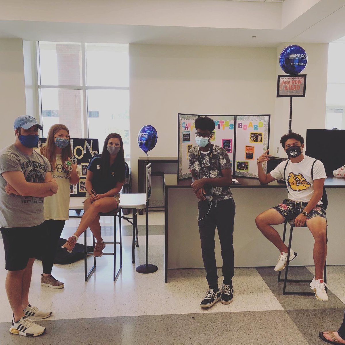 TheBarnWesley's tweet photo. We had such a wonderful time at Club Fest meeting and greeting students! We love our Campus and it’s Unity! Their always striving to bring out the best in everyone. #ministryforall #barnstyle #wesleyfoundation #mgccc #perk #intheblue #lovethyneighbor https://t.co/Irkz2o7HxO