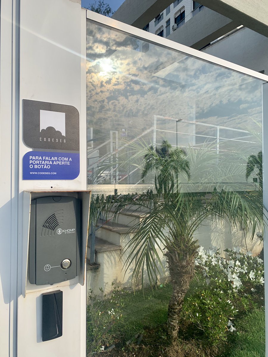 CodesegNews's tweet photo. Aqui na Codeseg nós usamos a tecnologia à favor de sua segurança!
Com a Portaria Remota Codeseg você tem o aumento da segurança, redução dos custos e o melhor, tudo isso sem custos de investimento e instalação para o seu condomínio.

0800-591-1531 https://t.co/R7kOv1f4RX https://t.co/oOywxfeeyO