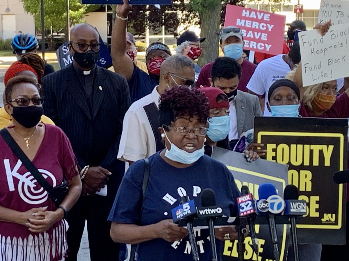 LB_HopeCenter's tweet photo. Today we joined other BLB2 members (Black Leaders Building Together) to join doctors, elected officials, health officials and other allies to call for the of health inequities in the Black Community. We demand that Mercy Hospital stay open!!!
#SaveMercy #BLB2 https://t.co/bo3yuw2x76