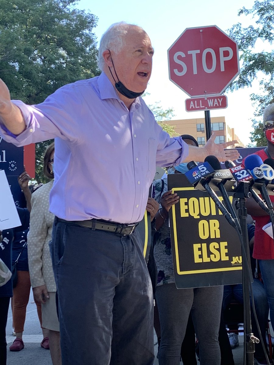 LB_HopeCenter's tweet photo. Today we joined other BLB2 members (Black Leaders Building Together) to join doctors, elected officials, health officials and other allies to call for the of health inequities in the Black Community. We demand that Mercy Hospital stay open!!!
#SaveMercy #BLB2 https://t.co/bo3yuw2x76