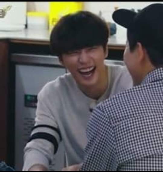edsiyoon's tweet photo. #Siyoon34Days Picture Challenge 
Day 12▪Laughing 

I Found Love In Your Laugh.😍🤗
#윤시윤 #ユンシユン #尹施允  #yoonsiyoon #yoonshiyoon 
#yoondonggu #moa_ent 

#MahalKitaSiyoonie ❣😍😘🤗 https://t.co/IT8KtMzirz