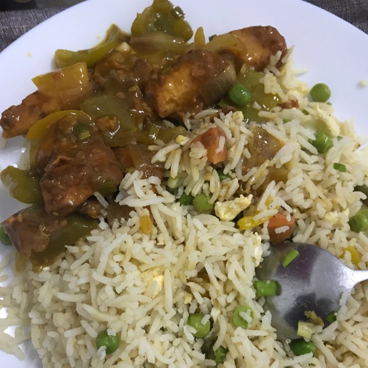 shajinummer's tweet photo. Back to cooking
#HungerCalls #EggFriedRice #ChilliChicken
#homemadefood https://t.co/uGH0CxgFxj