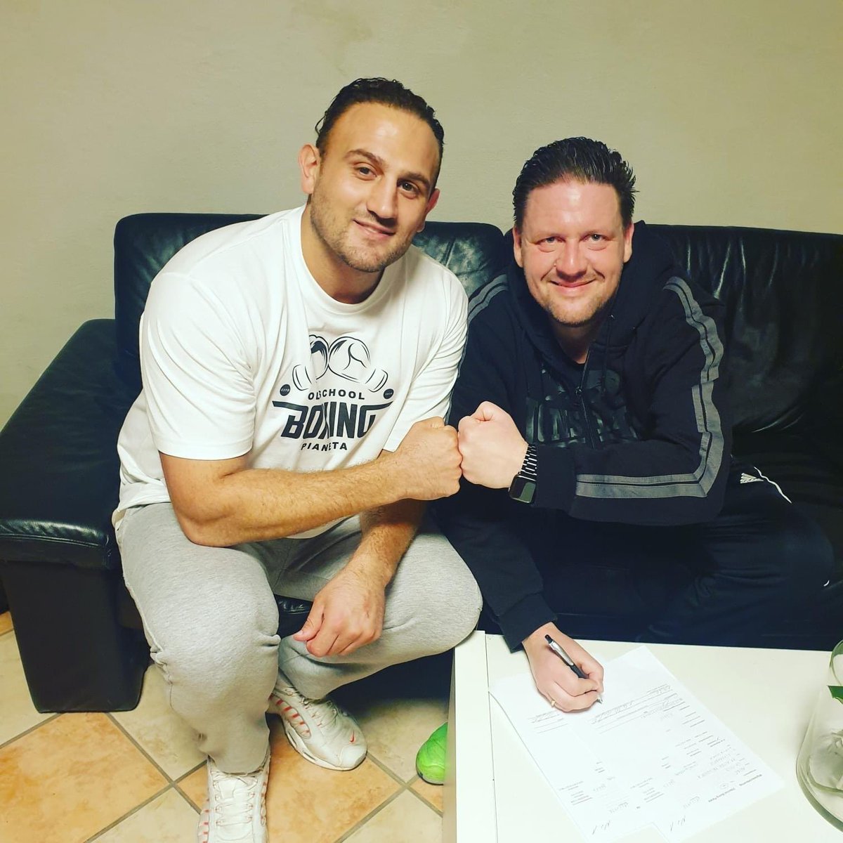 FPianeta's tweet photo. Nearly two years ago my #career as a #professional #boxer ended with a good #fight against @Tyson_Fury in #Belfast. Now I‘m back as boxing #coach. Join me in #Lippstadt, #Germany. The #pic shows my first #client @LeifeldAndre. Thank you for trusting me, my #friend. https://t.co/qv6zHwPKGR