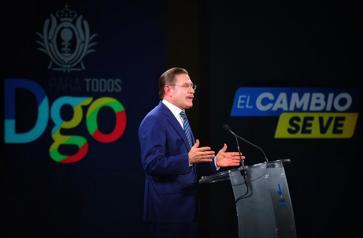 AispuroDurango's tweet photo. En este esfuerzo cabemos todos, sin importar ideología política. Convoco a sumar voluntades por esta tierra, por sus mujeres y hombres, por el futuro de nuestros jóvenes y niños.
A todos los duranguenses #Gracias. Mi agradecimiento hoy y siempre por su confianza #ElCambioSeVe https://t.co/cz27S0LLKf