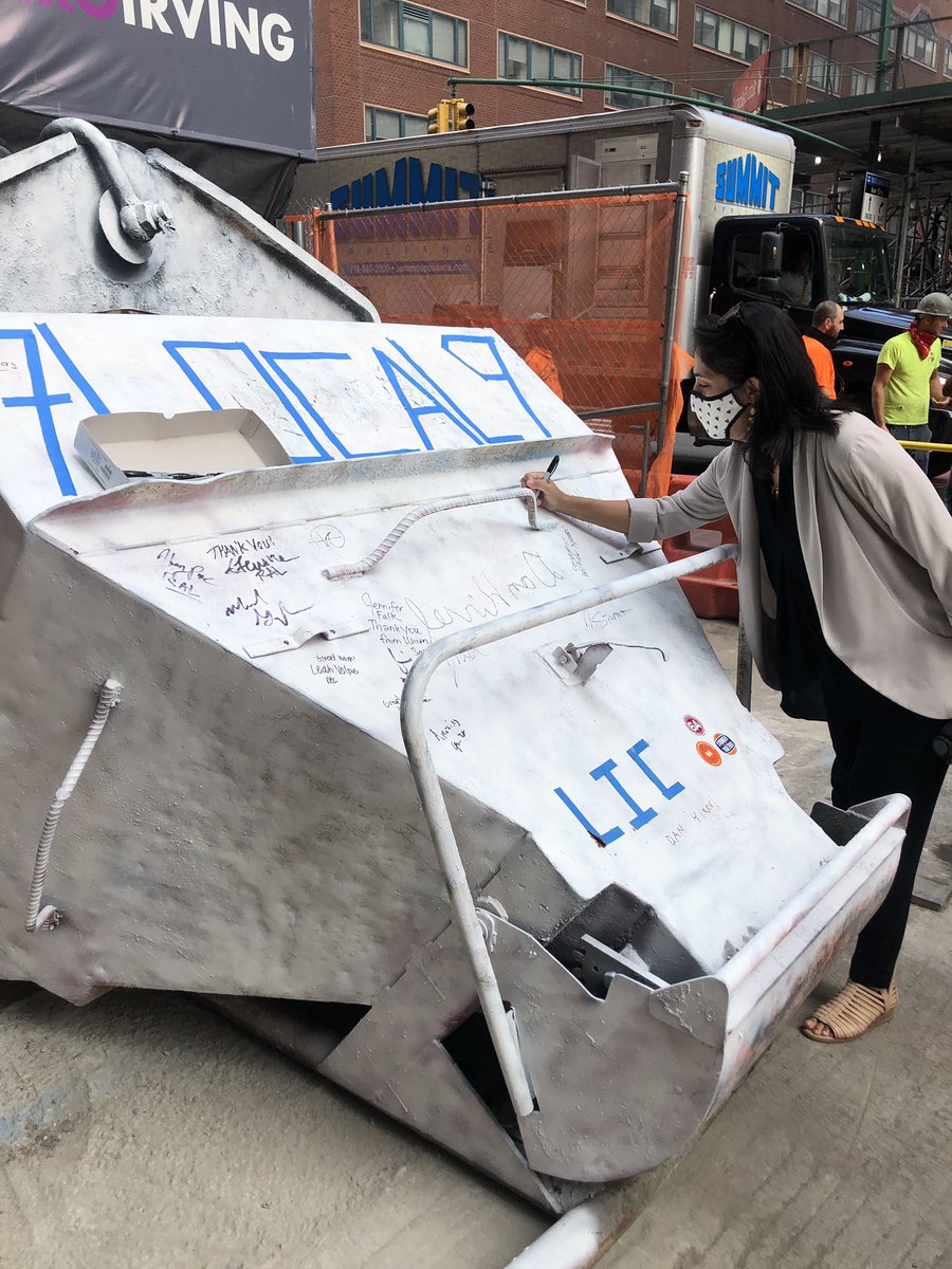 JennFalk's tweet photo. Gorgeous August day in @UnionSquareNY for a topping out ceremony 🇺🇸✨. Congrats to everyone on the @RALCompanies team!!! #ZeroIrving @CivicHall #TechTrainingCenter #Development @UrbanspaceNYC #foodhall #InThisTogether #USQNext #UnionSquareNY https://t.co/ssAOVC9nGH