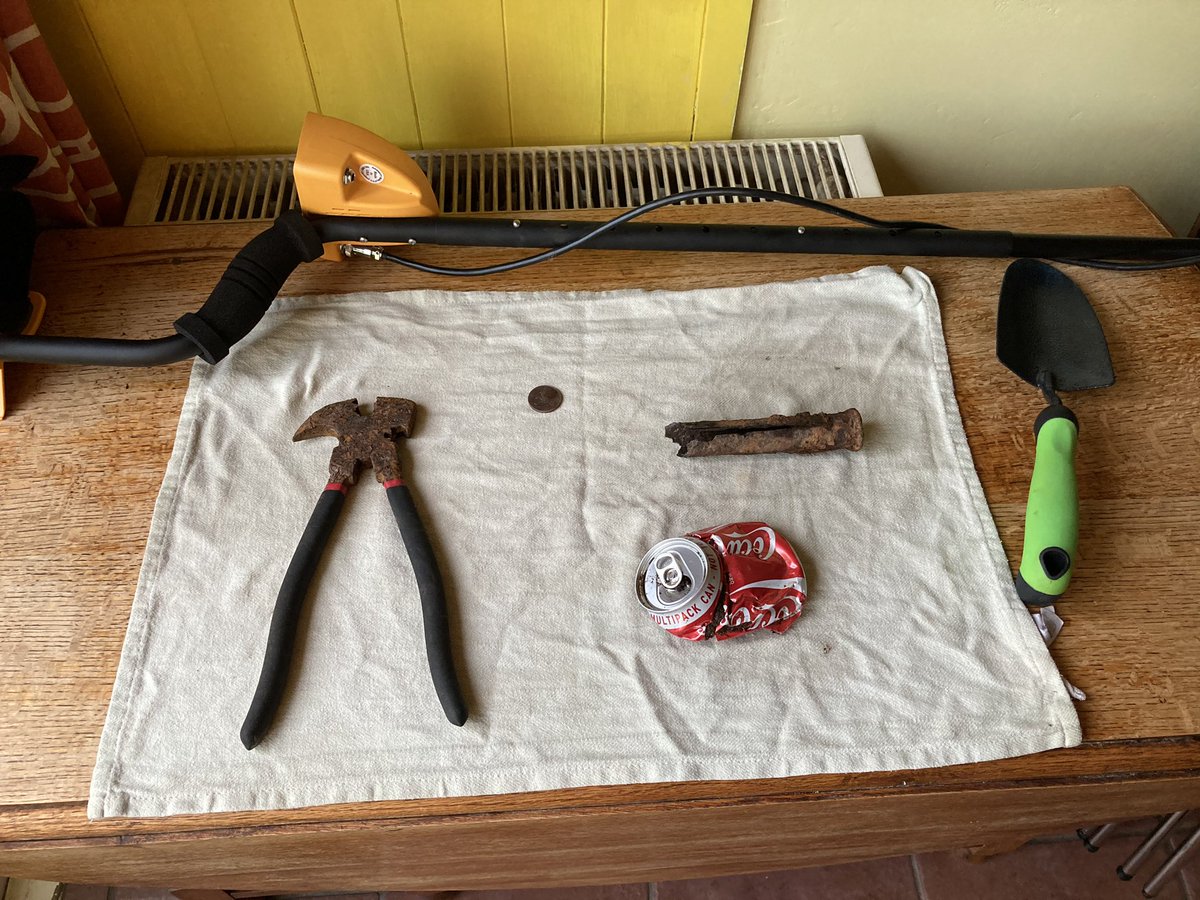owenplaywright's tweet photo. Our first treasure trove.
#MetalDetecting
#RetirementBeckons https://t.co/7KcyLzZ3Dj