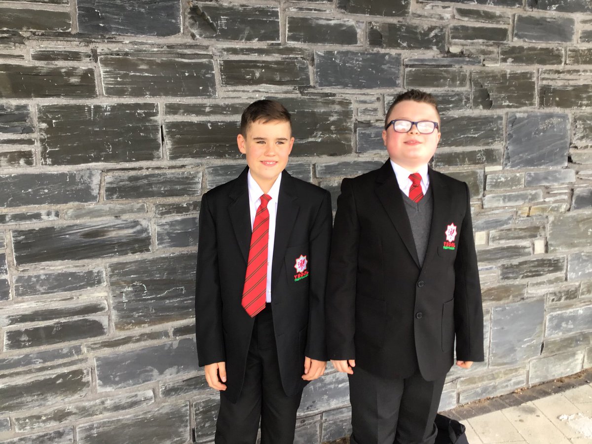 Wow what a wonderful first day for our new Year 7 students.  They all looked so smart!

We had 💯 % attendance which is fantastic.

We can’t wait to see you all again tomorrow 😊