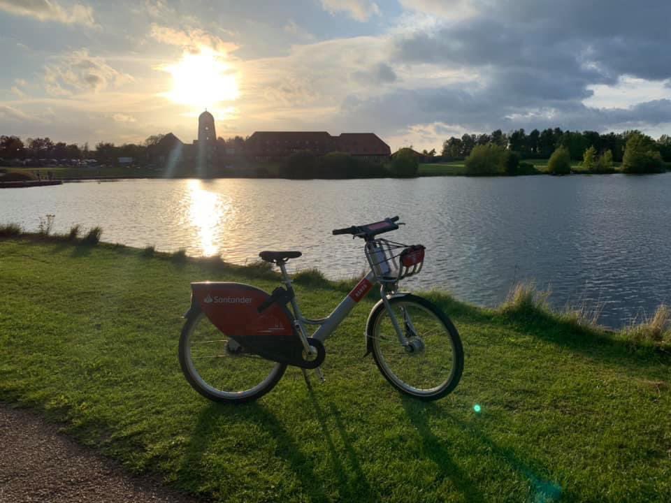 mkfuturenow's tweet photo. Guys don’t forget to enjoy a free 30 mins on the Santander bikes through September before it ends. 
It’s a great way to explore our amazing parks and lakes in Milton Keynes and discovering how lucky we are.  🚲 ☀️ 😊 
#mkfuture 
#mkcycle 
#santanderbikes @nextbikeUK https://t.co/RiZLehbCq7