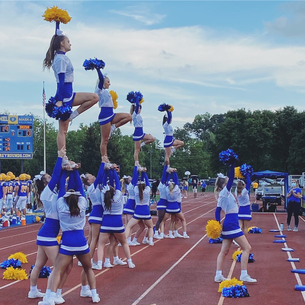 CarmelHSCheer's tweet photo. Kiddie Clinic time👏🏻 grades K-4, Sept 12th. Register now! https://t.co/OHOm4x34mF https://t.co/lw1Kly6h5L