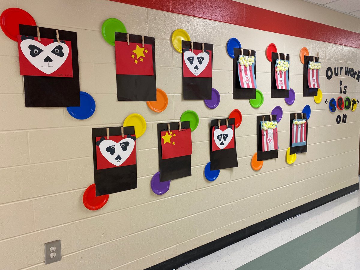 JE760254Life's tweet photo. Just a few Craft Projects we hung in the hallway, that correlated with the #uniquecurriculum from last month returned from Ss. @alliejohn125 โฆ@bakerelembearsโฉ #LearnGrowLead โฆโฉ #n2y https://t.co/clnsm11LOp