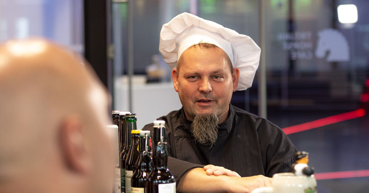 GDATA's tweet photo. Für gemütliches Campus-Feeling sorgt das virtuelle #Biertasting, mit dem wir den heutigen #GDATATechDay ausklingen lassen. Herzlichen Dank an alle Teilnehmer, wir hoffen es hat Euch gefallen und freuen uns bereits auf nächstes Jahr. Prost! 🙂🍻 #GDATA #TechDay2020 #Bochum https://t.co/749hBixPWI