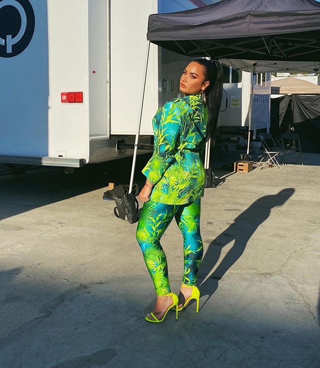 ddlovato's tweet photo. 🎥💚✨ https://t.co/2miUdyr4cQ