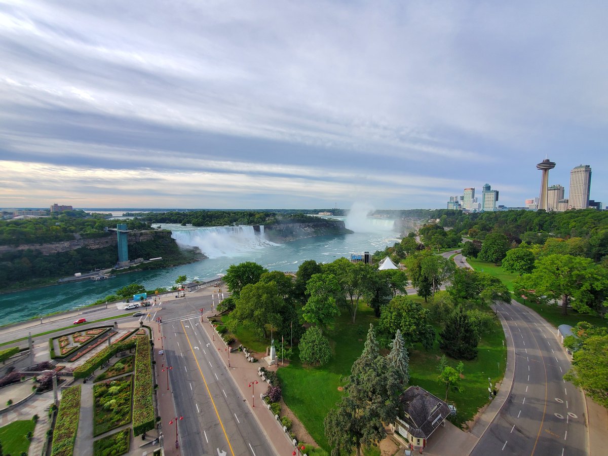 NiagaraFallsSpa's tweet photo. We believe that your spa experience should begin the moment you walk through our doors. #SpaDay #NiagaraFalls #SheratonOnTheFalls #FallsAvenue #Summer2020 https://t.co/fP5orsxp4X https://t.co/ZuzQBPzzXW