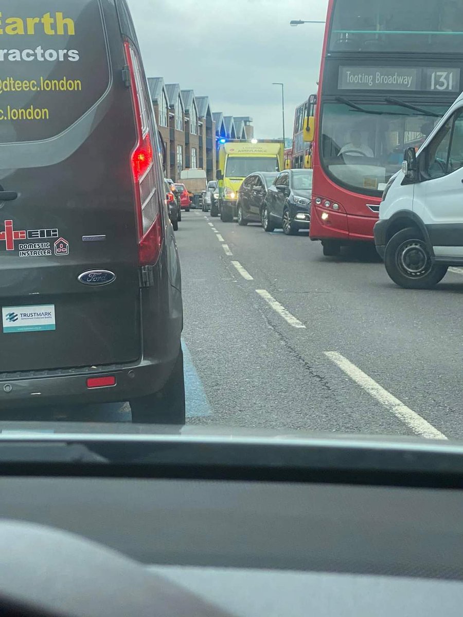 #Tooting traffic today after #tfl A24 road changes/blockages. @TotterdellJac note the ambulance stuck in traffic. This is serious and needs to be urgently sorted out #tfl &amp; <a href="/wandbc/">Wandsworth Council</a>