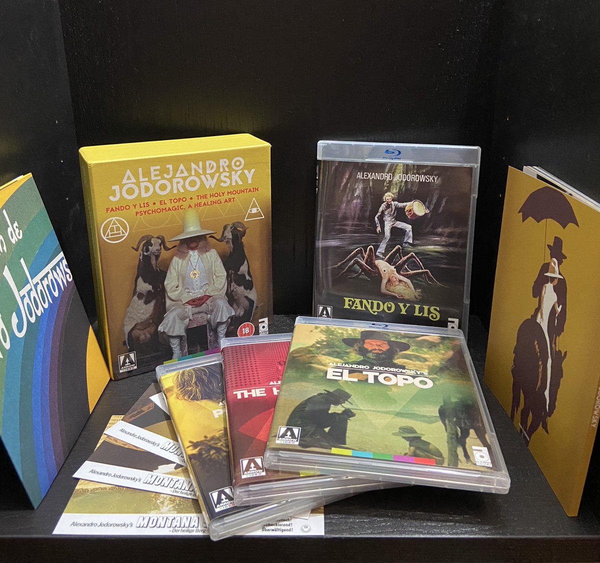 Roquentinesque's tweet photo. Pre-ordered on December 2019. Arrived today. This wonderful set travelled through time and space: Concieved in a covid-less world, born in a dystopia. I'm so happy to finally get this gem with tons of extras, thank you @ArrowFilmsVideo ! ☺️

#jodorowsky #arrowvideo #Bluray https://t.co/y7HB0V9vzt