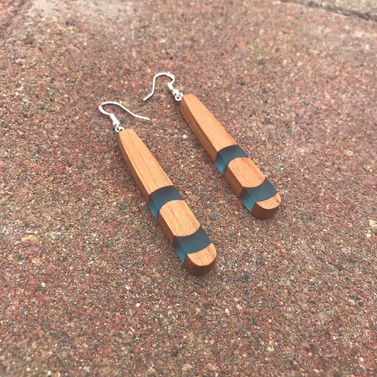 plantaring's tweet photo. Check out these new earrings made from reclaimed wood and resin! #Sustainability #madeinireland #irishbusiness #ibye #eco https://t.co/9ilRY3OMfh
