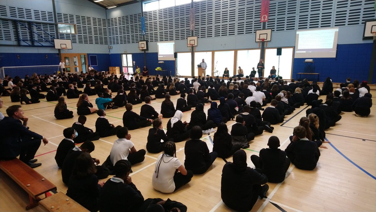 CothamSchool's tweet photo. How wonderful to welcome our new year 7's this morning! Hearing the sound of laughter in our school again and feeling the energy you bring was just amazing! It is going to be a great year. https://t.co/HAXNPLfnfQ