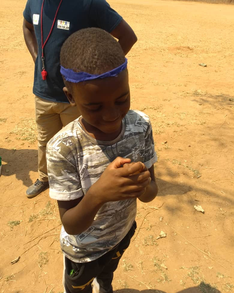 Shadrick was pretty shy for the camera when he said "I would like this to be happening everyday.."

In Zambia we are reaching out to children like Shadrick to inform them about important challenges children face during the corona pandemic on a daily basis. One of the most importa