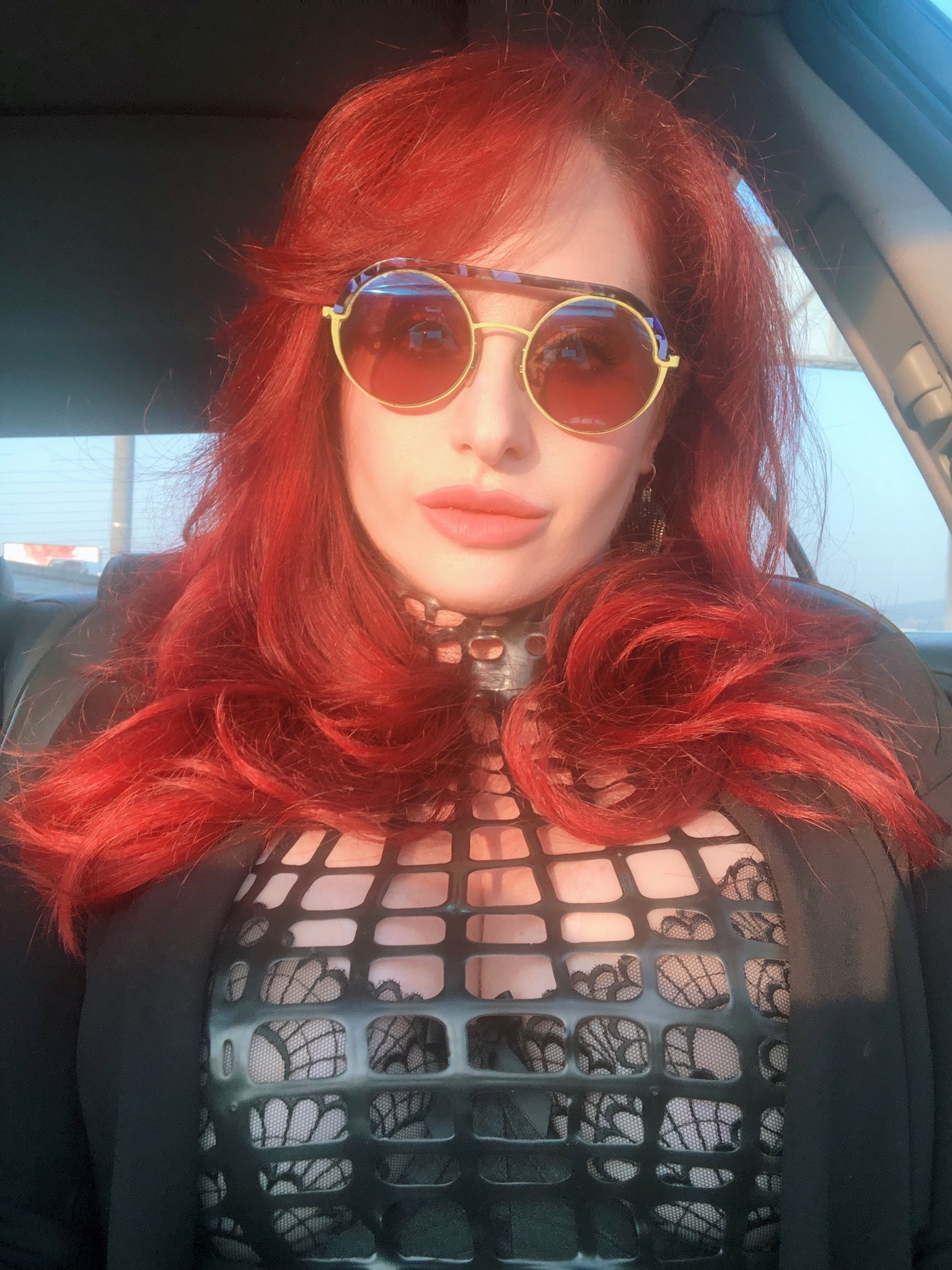 TW Pornstars - 3 pic. Andrea Rosu. Twitter. This is what almost 40 looks like. Killer style