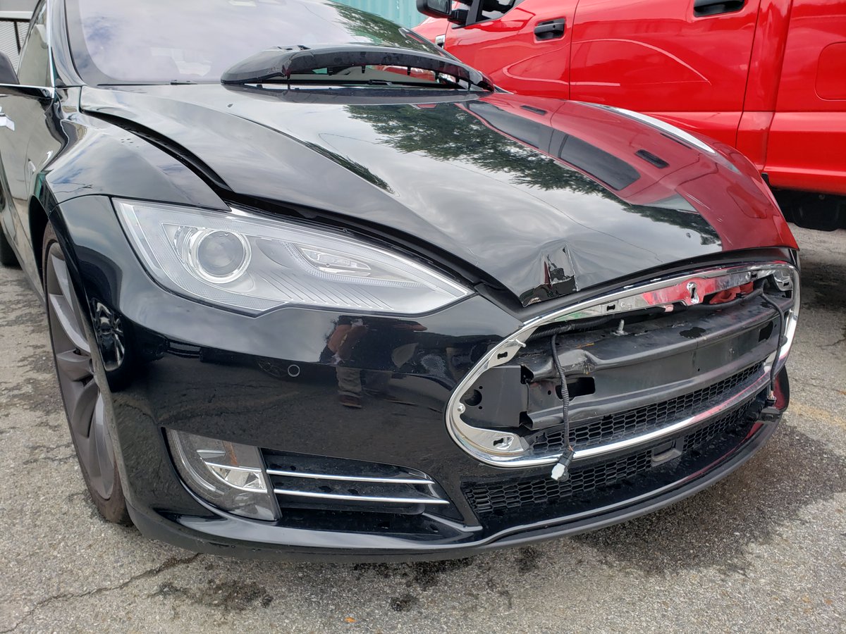 NorthStateCus's tweet photo. North State does it again! Bringing this beautiful Tesla Model S back to pre-loss condition! #tesla #models #p90d #awd #before #after #prelosscondition #authorized #collision #professionals #quality #integrity #northstatecustom #northstateautobahn #est1970 https://t.co/BgY8CgUbSE