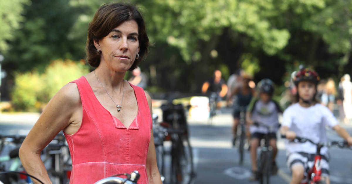 VeloQuebec's tweet photo. Du changement à la direction de Vélo Québec
 
« Après 40 ans dédiés à promouvoir la mission de Vélo Québec – d’étudiante bénévole à présidente-directrice générale – j’ai décidé de passer le flambeau.»
 
Suzanne Lareau
PDG de Vélo Québec

https://t.co/ktJSeez77w https://t.co/tAyS7HGWWj