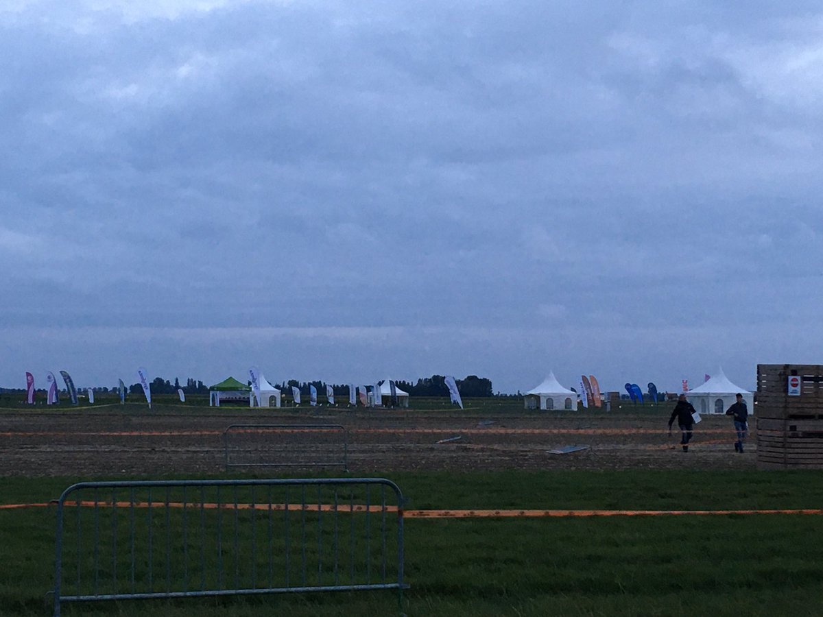 Mark_Ermers's tweet photo. De eerste uiendag zit er op. Compact, effectief en Ui-termate goed georganiseerd. Mooie sector. Tot morgen!
@BayerCropNL #UIKC #uiendag https://t.co/sLFeYmuVoT