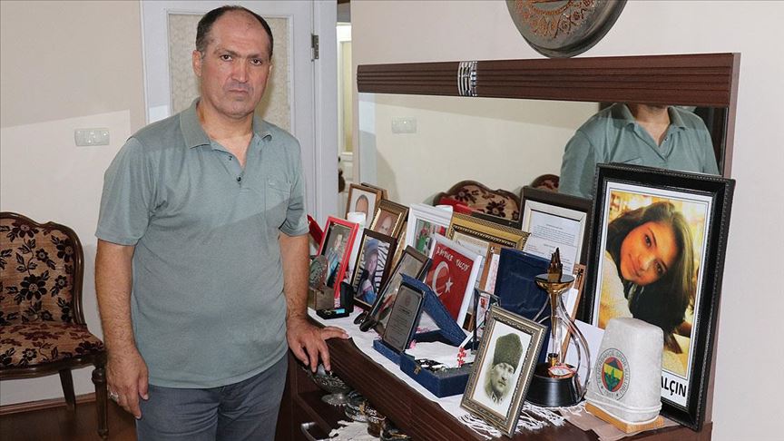 anadoluajansi's tweet photo. Şehit Aybüke öğretmenin babası Sadık Yalçın: PKK denilen lanet çok anneyi babayı boynu bükük bıraktı https://t.co/rDXcV6qA75 https://t.co/SXmt3g8rao
